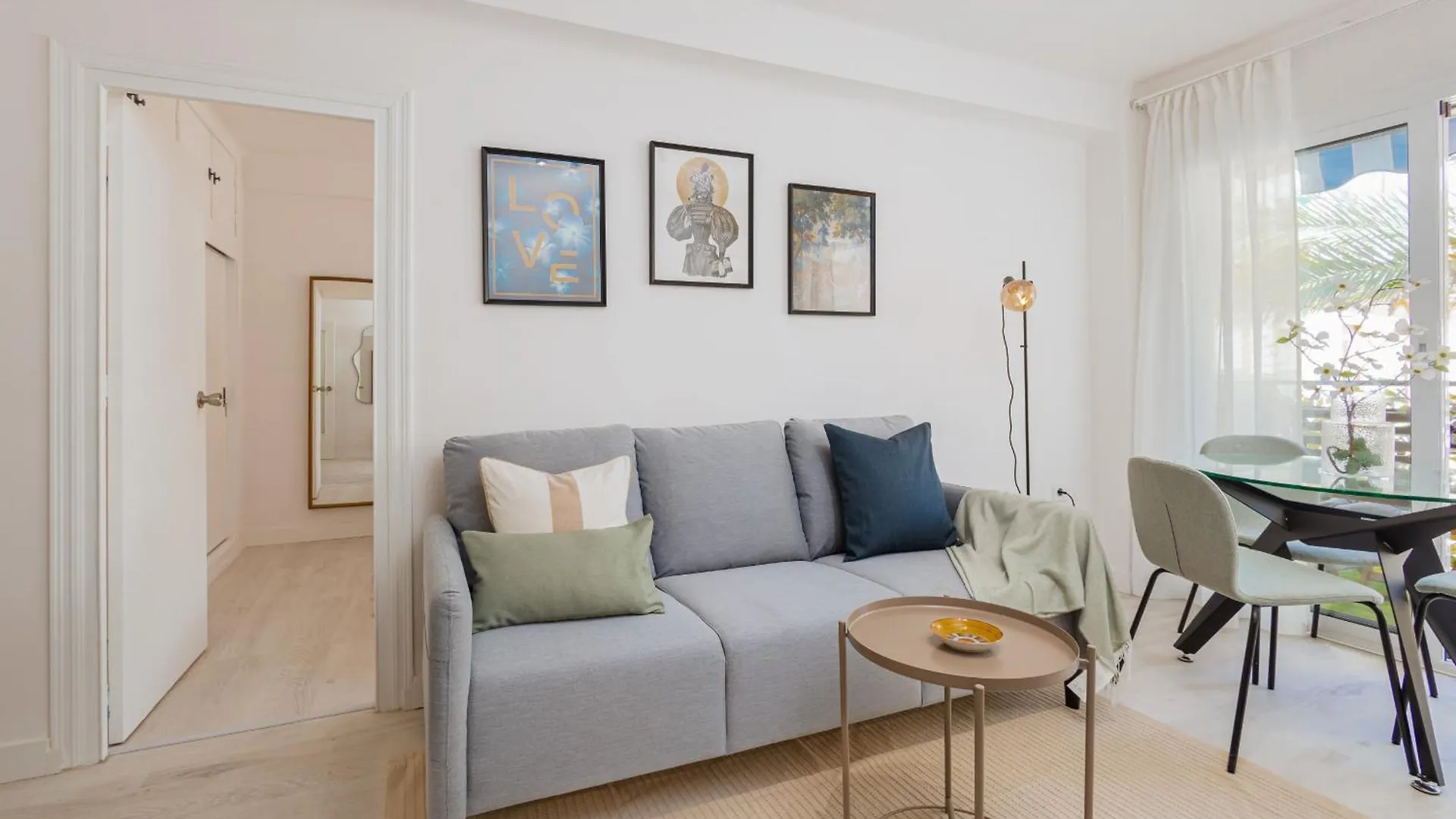 Apartamento C03 Bright 3 Bdr With Terrace City Center Málaga