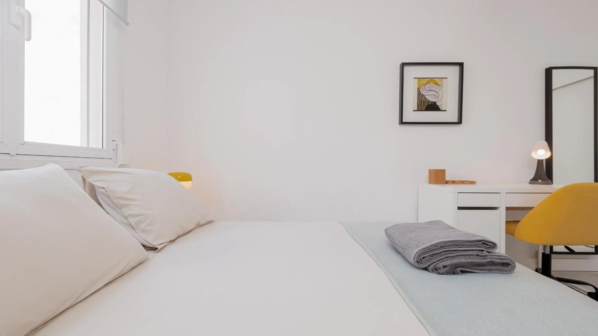 C03 Bright 3 Bdr With Terrace City Center Malaga Apartment